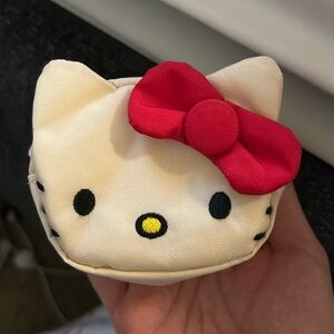 BAGGU x HELLO KITTY Coin purse keychain